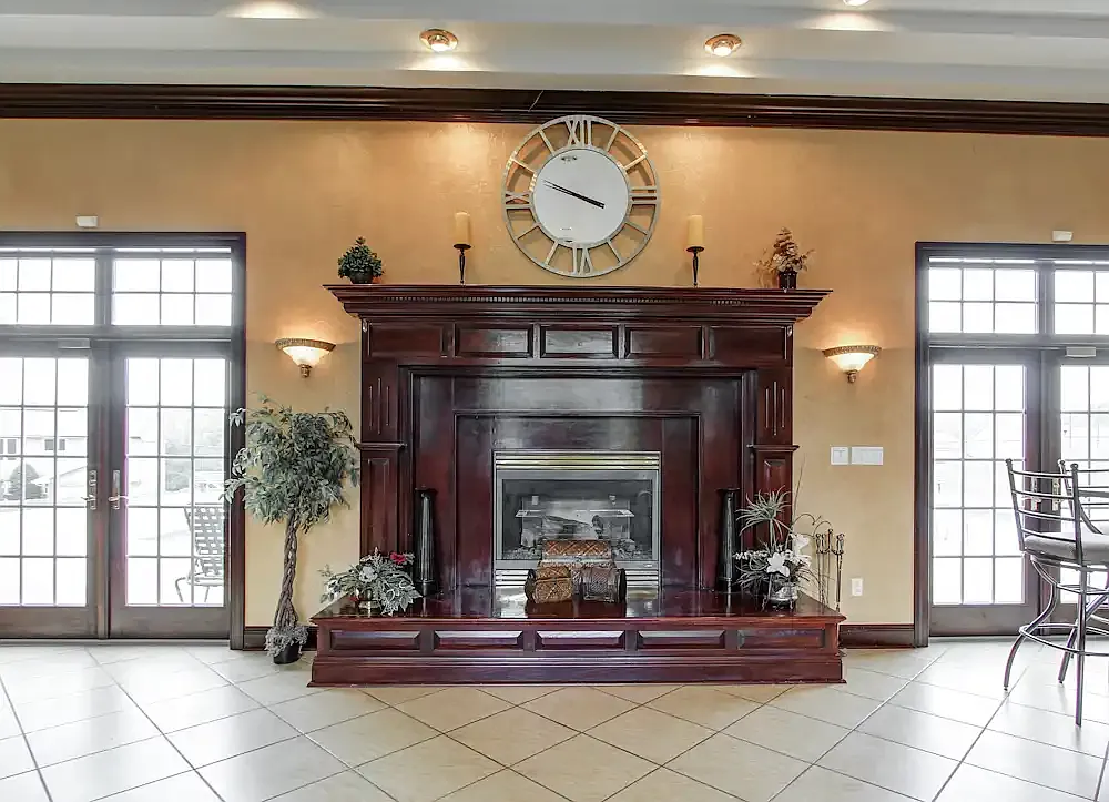 Stonecreek Luxury Apartment Homes — Photo 2