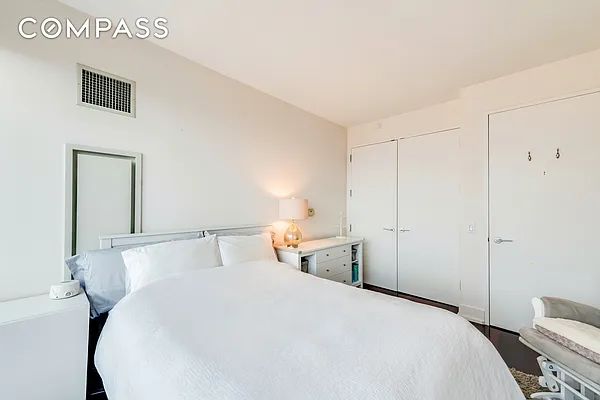 Rented by Compass | media 61