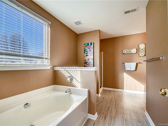 4th image of 14423 Arlandes Dr