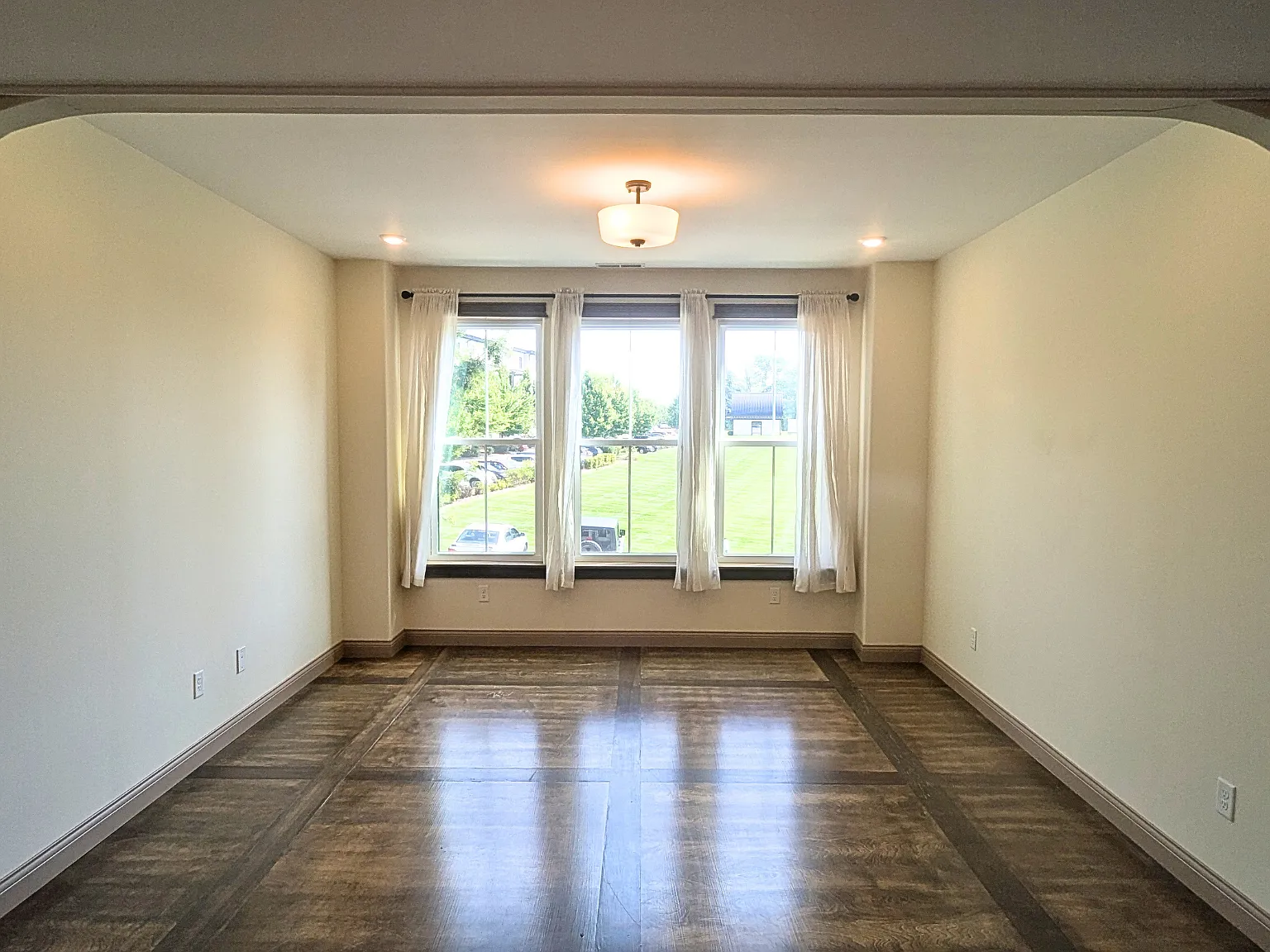 3 bed, 3.5 bath, 1834 sqft, $2,995 — Photo 4