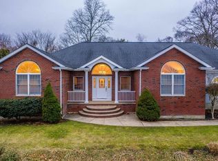 187 Lake Ave, Fall River, MA 02721