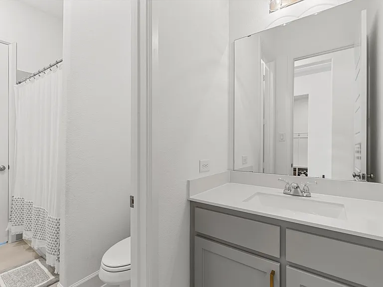 2241 Robin Way — Photo 13