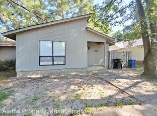 2720 Rivercliff Rd, Fayetteville, NC 28301