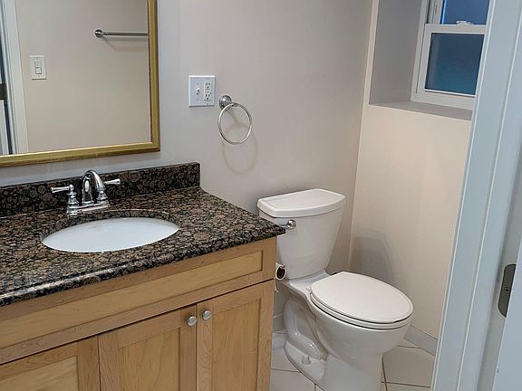 5th image of 3626 W Cornelia Ave #G