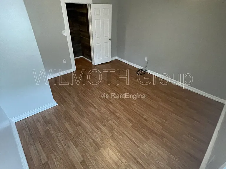 2631 Southeastern Ave — Photo 16