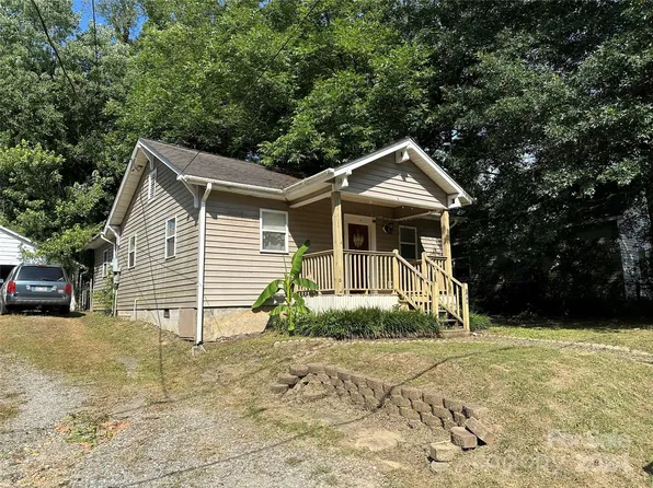 109 Hickory St SW, Lenoir, NC 28645