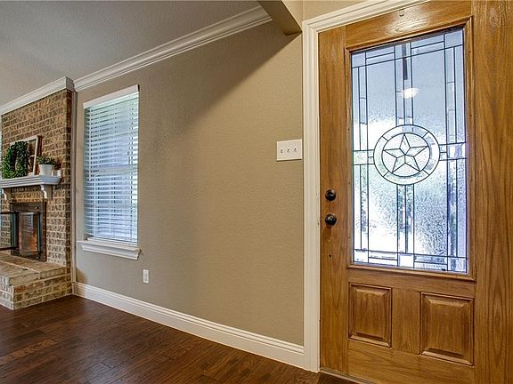 5th image of 305 Shoretrail Dr