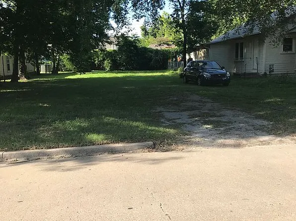 1119 E 36th St S, Tulsa, OK 74105