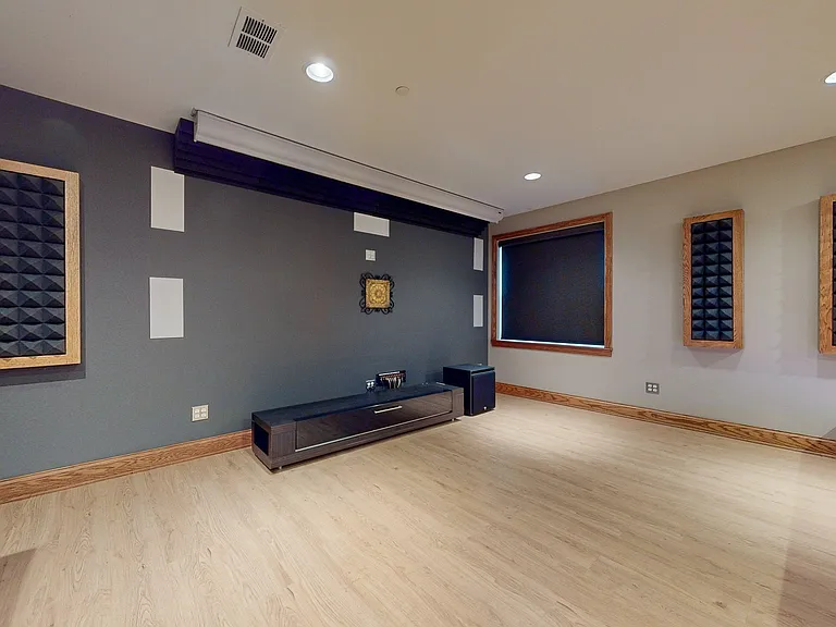 5670 Brentwood Dr — Photo 14