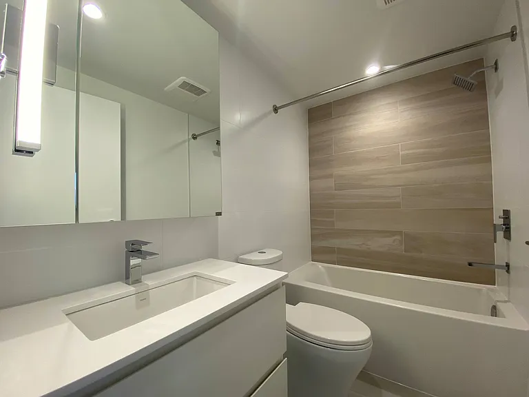 13615 Fraser Hwy #2811 — Photo 12