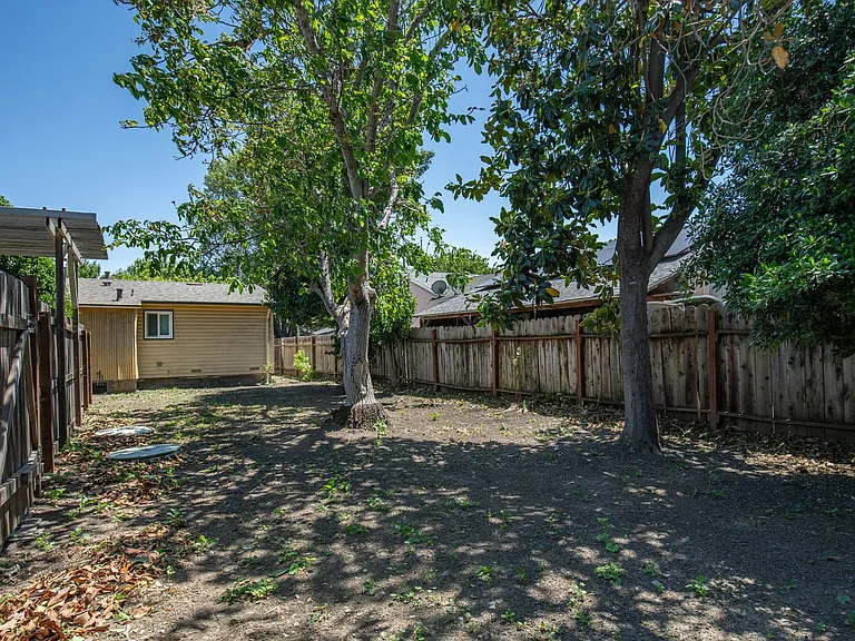 423 Hamilton Dr #A — Photo 18