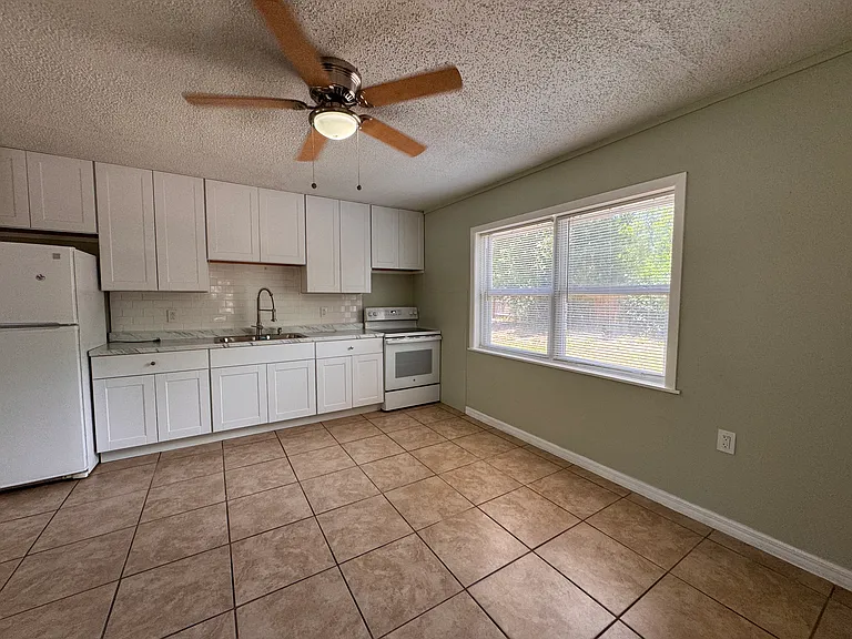 538 Orange St #538 — Photo 4