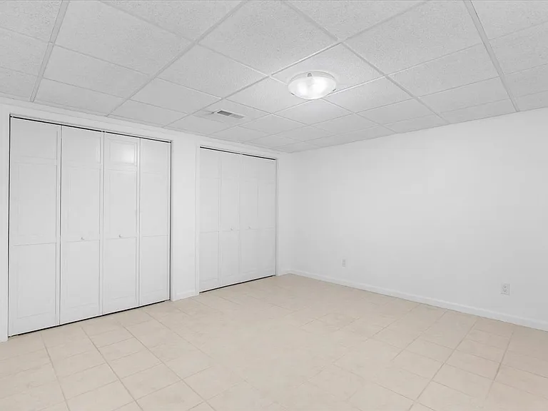 114 Heatherstone Dr #1 — Photo 40