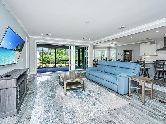 5th image of 410 Elm Cove Way