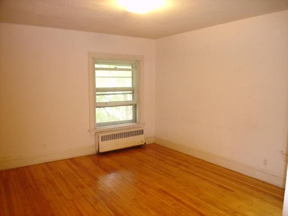 3rd image of 620 S Ingersoll St APT 22