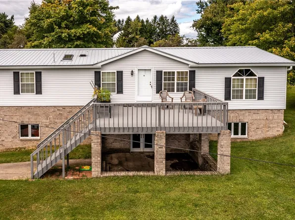 14 Stinedurf Rd, West Middlesex, PA 16159
