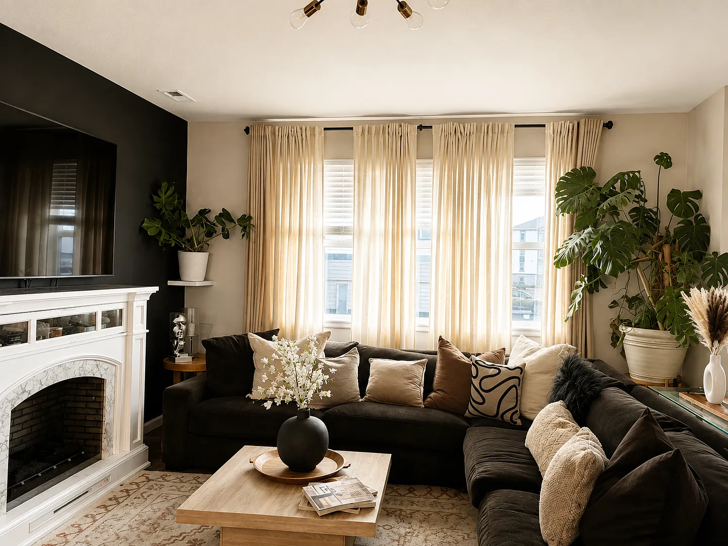 3-Bedroom Townhome in Victory Ridge + 2 Weeks FREE Rent — Photo 3