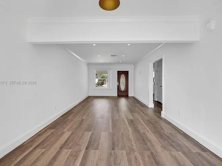 180 Carlisle Dr — Photo 11
