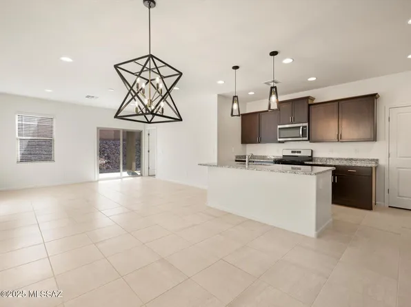 6951 W Star Garden Way, Tucson, AZ 85757