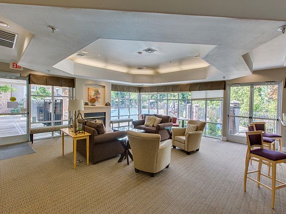 2nd image of 1220 NE Horizon Loop Unit 103