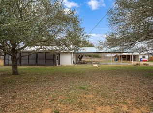 421 Coughran Rd, Pleasanton, TX 78064