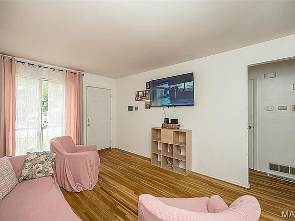5th image of 3924 Geraldine Ave