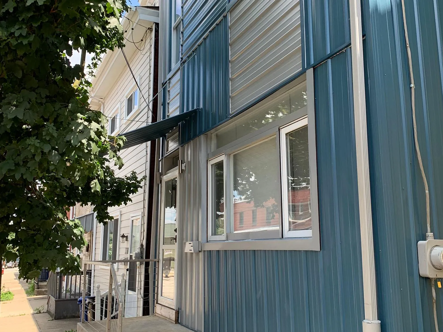 5160 Carnegie St — Photo 2