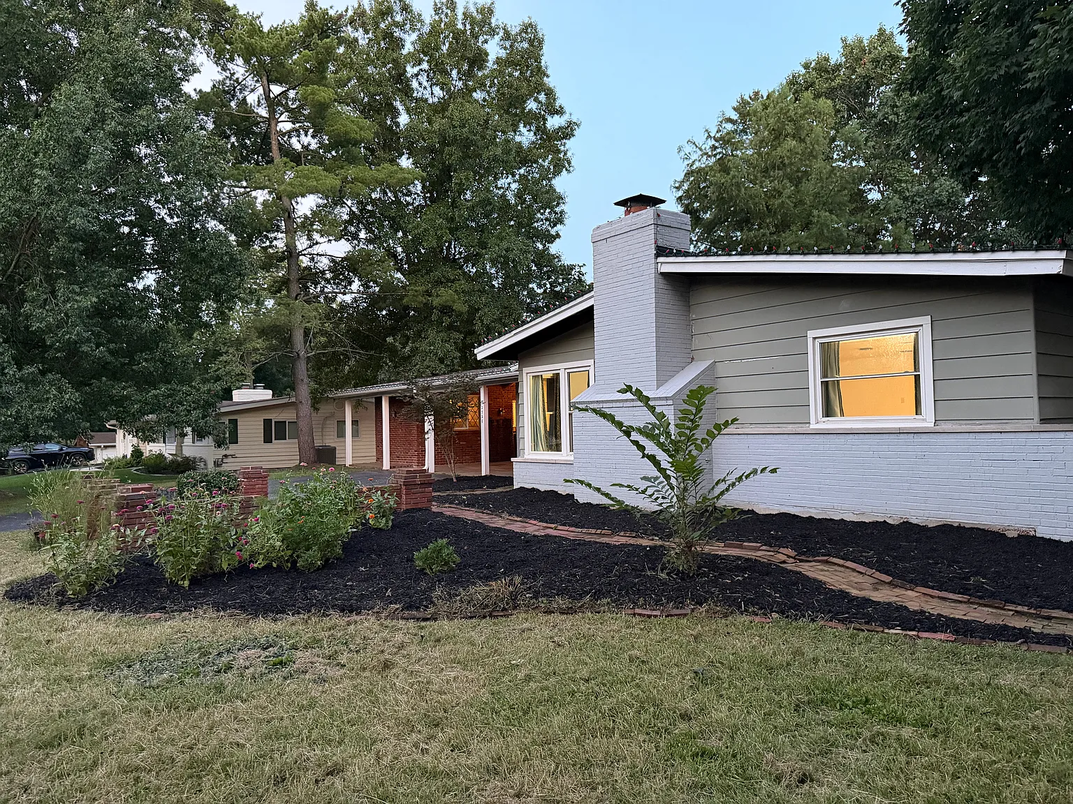 3 bed, 1917 sqft, $3,000 — Photo 2