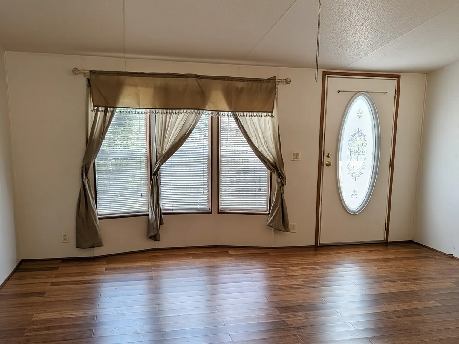 5600 Jaleen Ave — Photo 2