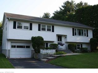 37 Riched Ln, Uncasville, CT 06382