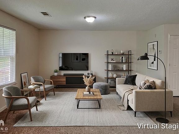 3rd image of 6332 Hickory Lane Cir