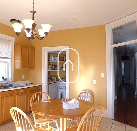 5th image of 28 Fisher Ave #22