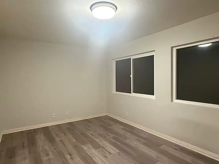 3439 1/2 Altura Ave — Photo 14