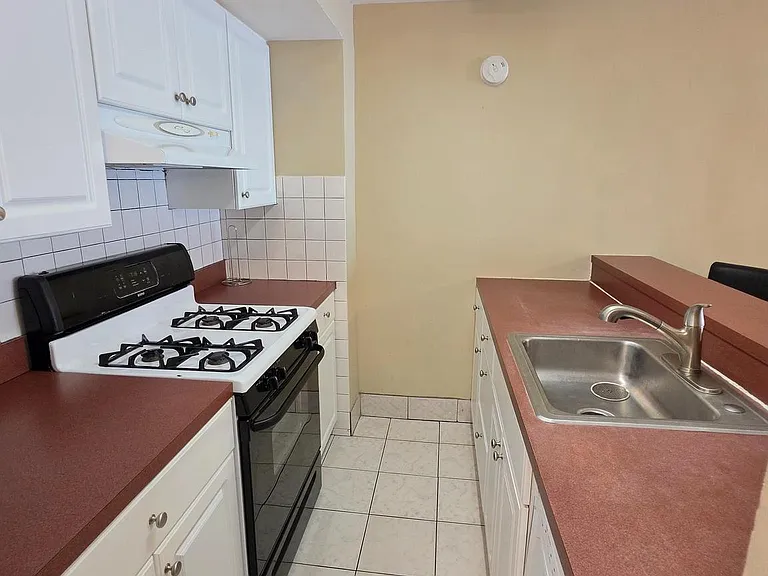 4037 Baltimore Ave — Photo 6