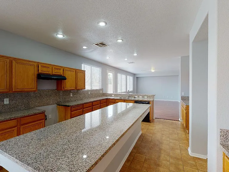 377 Ravensmere Ave — Photo 18