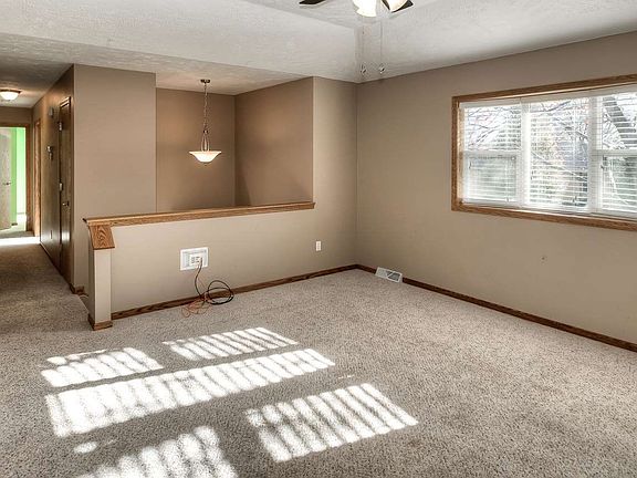 5th image of 12142 Erskine Cir