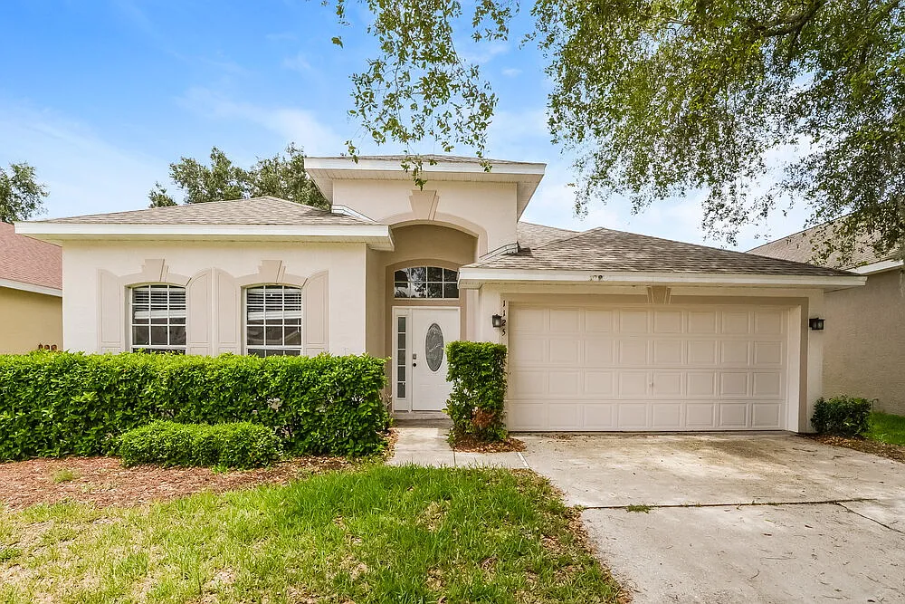 4 bed, 2.5 bath, 2003 sqft, $3,830 — Photo 1