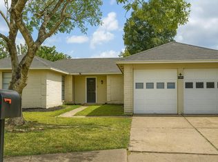 2706 Mayflower Landing Ct, Webster, TX 77598