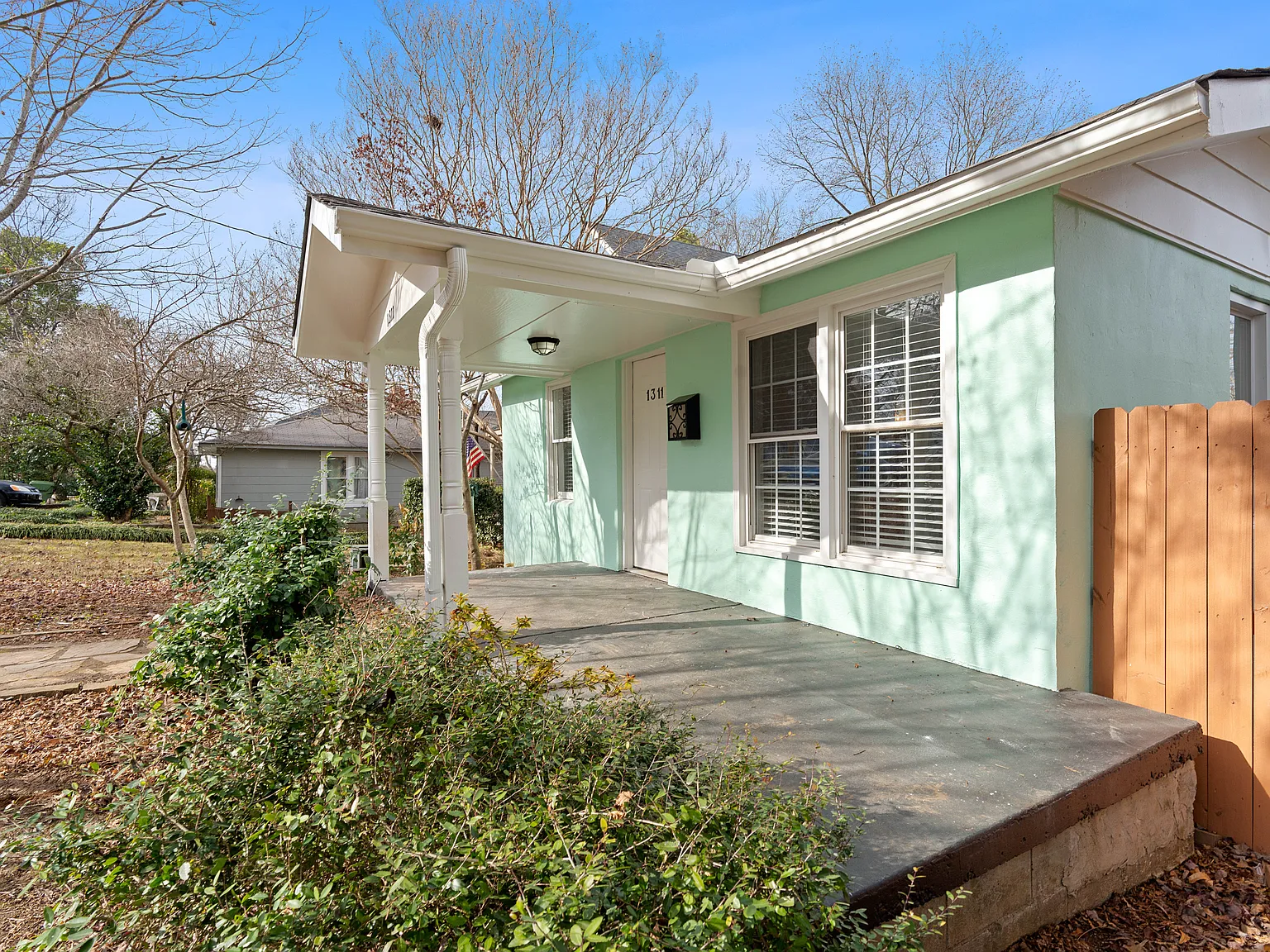 2 bed, 1050 sqft, $1,500 — Photo 3