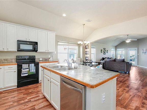 4th image of 5608 Old Orchard Dr
