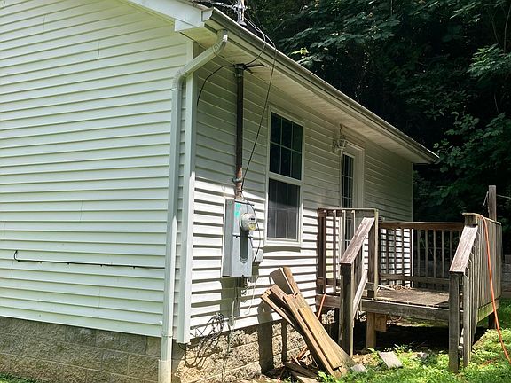 4th image of 311 Oak St