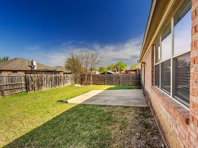 704 San Antonio Trl — Photo 48
