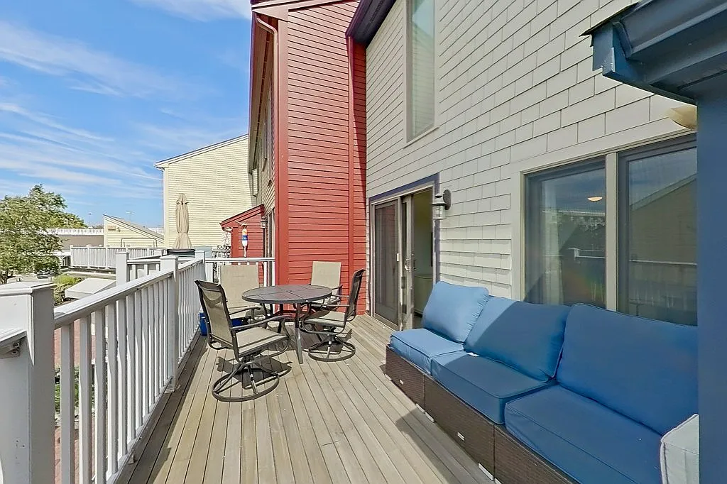 214 Goddard Row - 1 — Photo 2