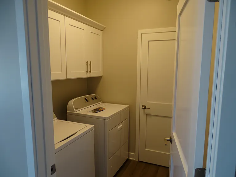 1912 Woodglen #1912A — Photo 6