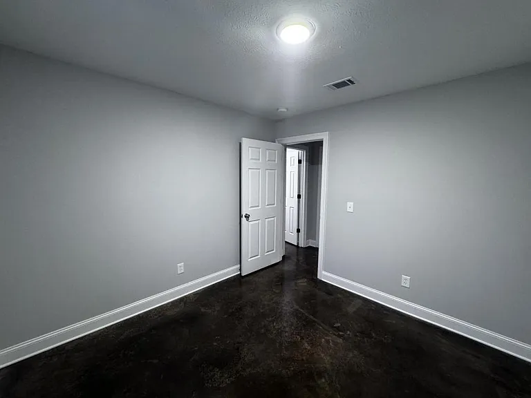 235 Chartleigh Cir — Photo 24