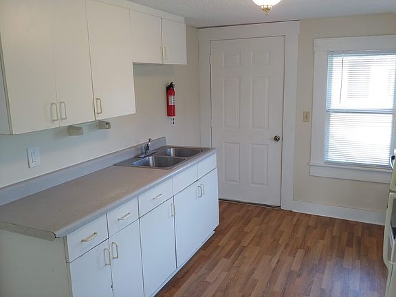 5th image of 423 Main St #A