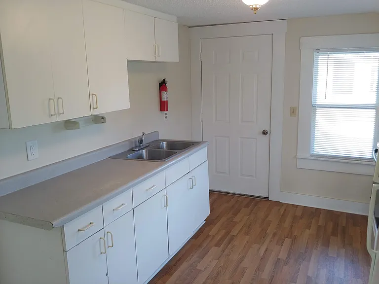 423 Main St #A — Photo 5