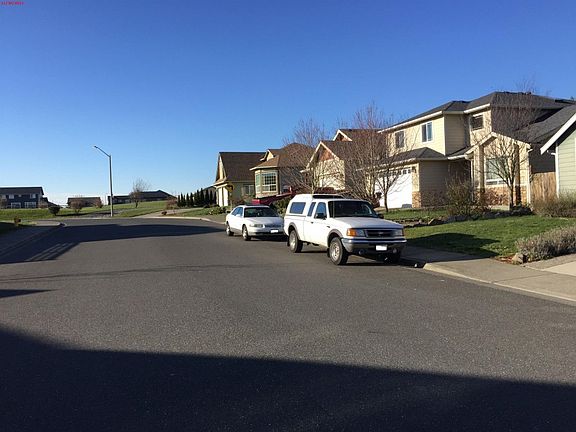 2nd image of 2605 Lochcarron Dr