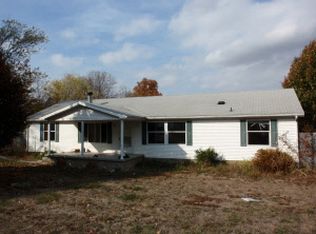 105 1/2 W Hancock Ave, Mitchell, IN 47446