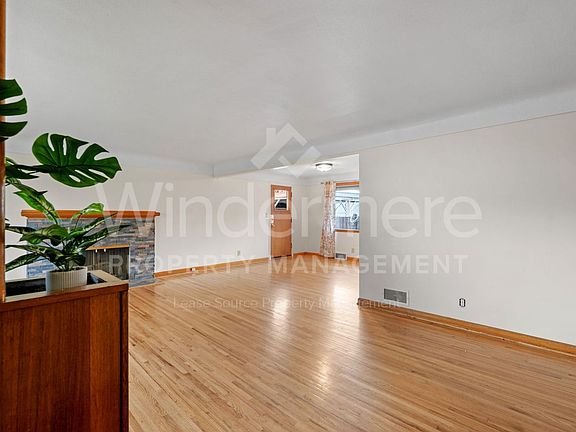 5th image of 5621 N Whitehouse St